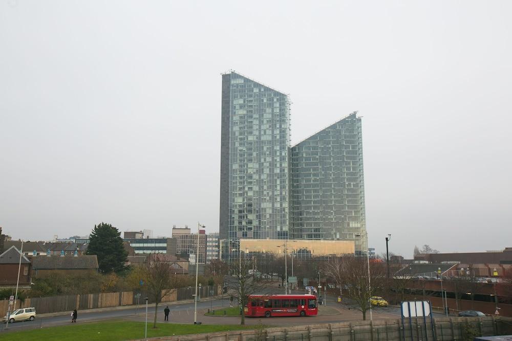 Belvilla Ilford Hill Hotel London Экстерьер фото